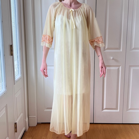 Vintage 1950’s Lov’Lee Robe - Picture 3 of 9